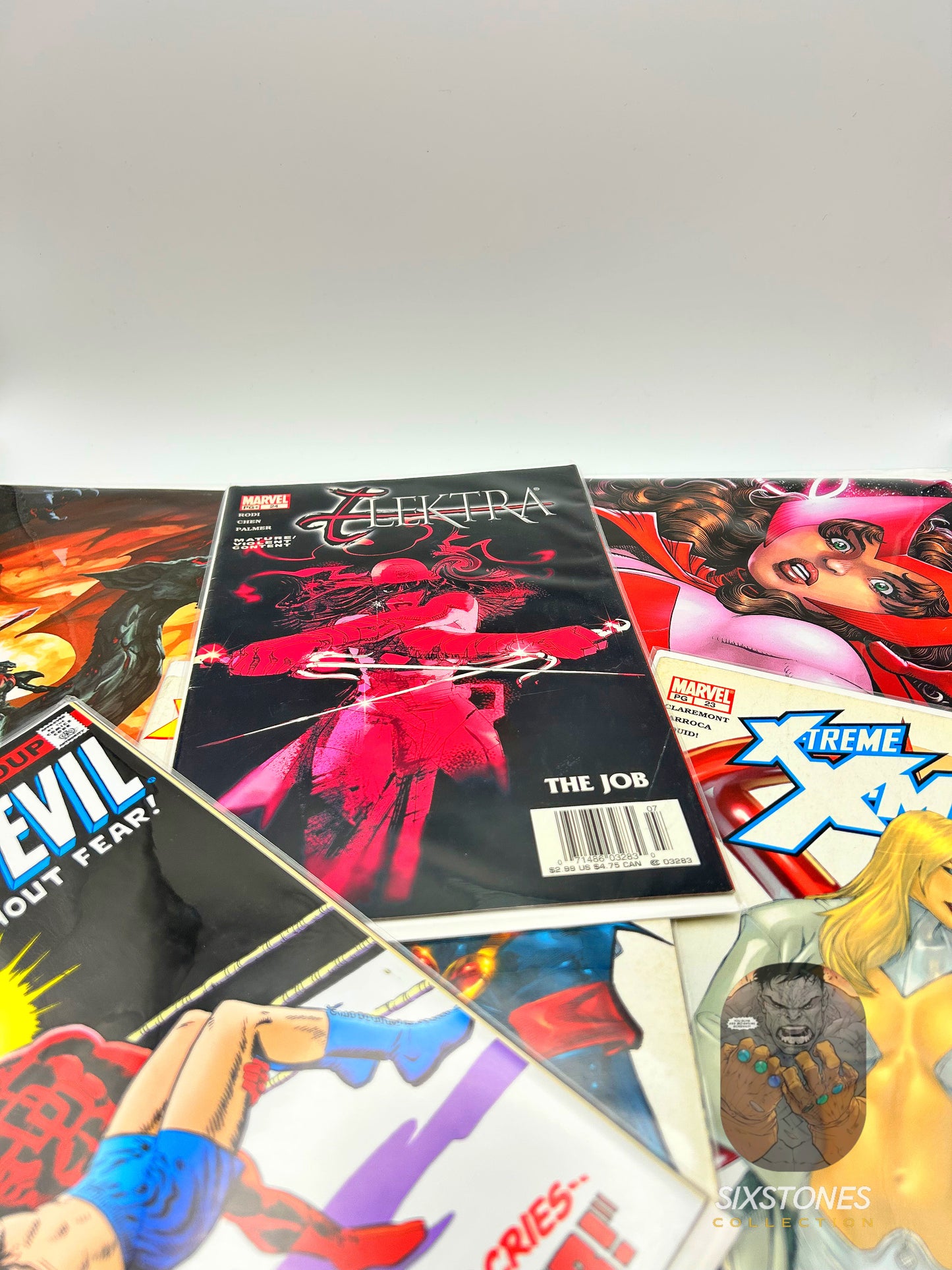 Mystery Comic Box – 4 Random Issues + 1 Variant or Virgin Art Cover